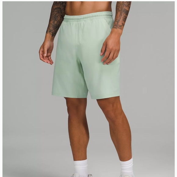 Lululemon man shorts (large) - Picture 1 of 1